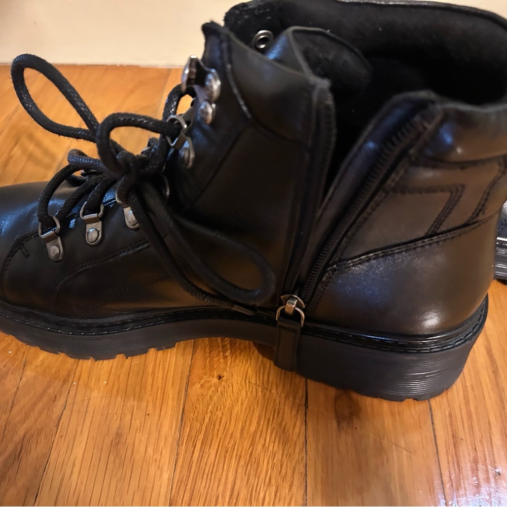 Black Leather Women’s  Boots - Picture 4 of 8